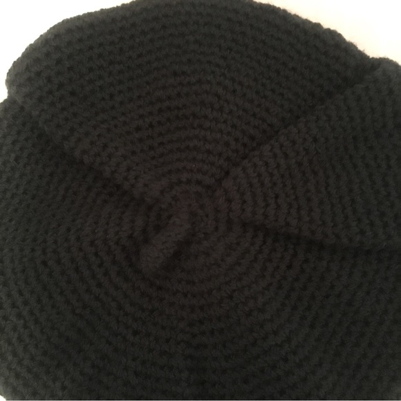 Forest Green Hand Crochet Beret - Picture 3 of 7
